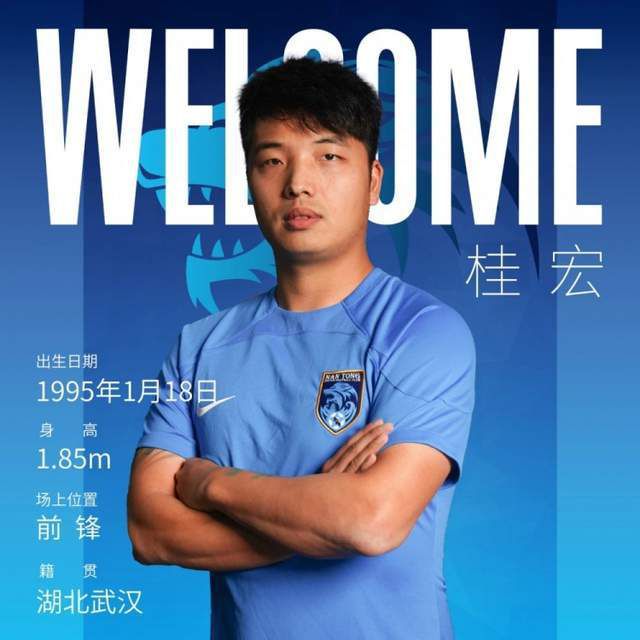 瓦列尔卡心中充满了对家乡的挚爱:……我来自远东，来自苏城，他常哼唱那里的流行小调(民间的曲调和语言)，说故事的人看来也出生于此:正是在这个时代，出生于这个城市，这个靠近劳改营区的村庄。